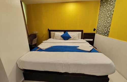 Malad West Hotel | Hotel Aura - Near Malad Link Road
