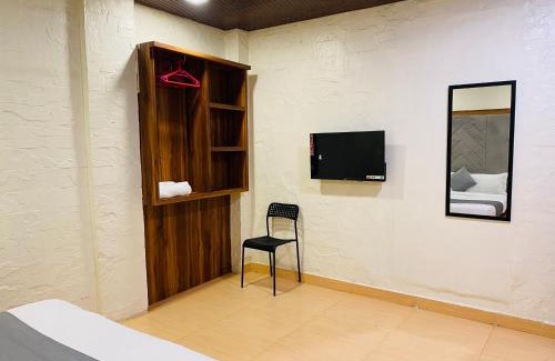 Versova Hotel | Hotel AVK-Near Kokilaben Hospital & Versova Beach- Rooms with Kitchen