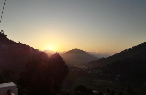 Bhowali Bed & Breakfast | Hotel Avlokan - Near Kainchi Dham Mandir