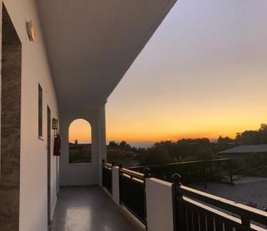 Ouranoupoli Hotel | Hotel Avra