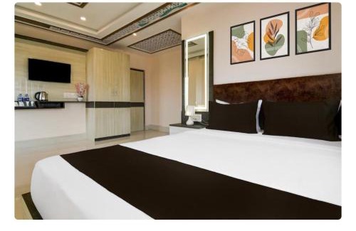 Dumdum Hotel | Hotel B N PALACE