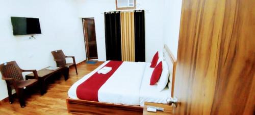 Safdarjung Enclave Hotel | Hotel B Stays Near AIIMS Hospital
