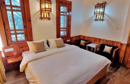 Theog Hotel | Hotel Basa Palace By GRB