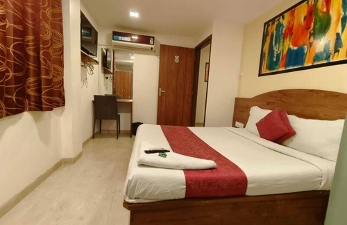 Juhu Hotel | hotel beach crown juhu