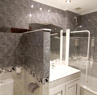 El Pison Hotel | Hotel Begoña Park