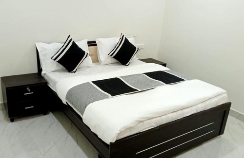 Ahmedabad Hotel | Hotel Bharosa