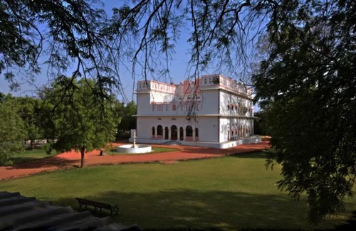 Bijaynagar Resort | Hotel Bijay Niwas Palace
