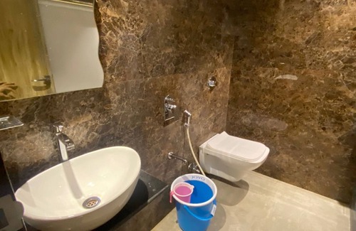 Kalina Hotel | HOTEL BKC CROWN - NEAR TRADE CENTRE