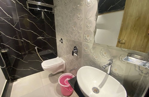Kalina Hotel | HOTEL BKC CROWN - NEAR TRADE CENTRE