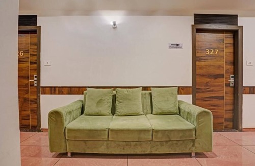Kalina Hotel | Hotel BKC Mannat