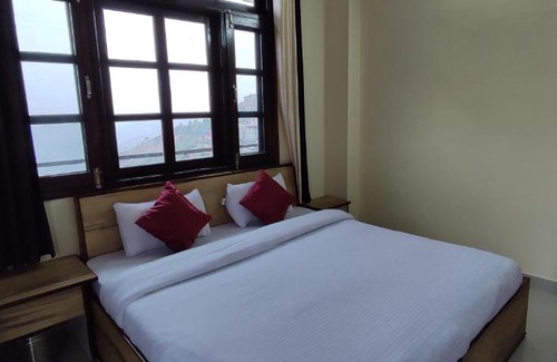 Sanjauli Hotel | Hotel Blue Mountain