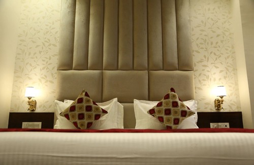 Dera Bassi Hotel | Hotel Blue Sapphire