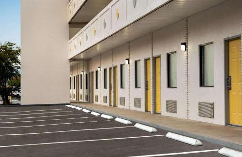 Downtown Chattanooga Hotel | Hotel Bo, a Days Inn by Wyndham Chattanooga Downtown