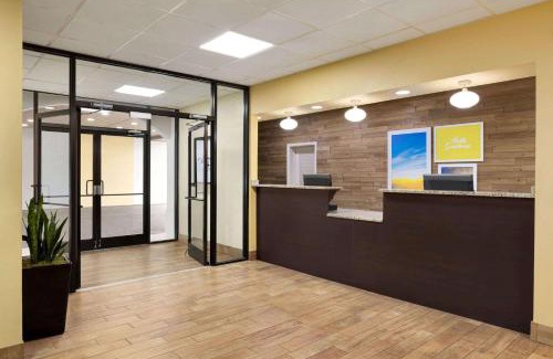 Downtown Chattanooga Hotel | Hotel Bo, a Days Inn by Wyndham Chattanooga Downtown