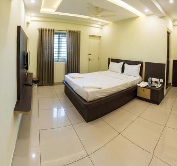 Adyar Cabin | Hotel Bombay Residency-Bombay Lucky Restaurant