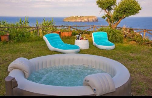 Ventotene Hotel | Hotel Borgo Cacciatori