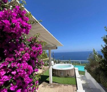 Ventotene Hotel | Hotel Borgo Cacciatori