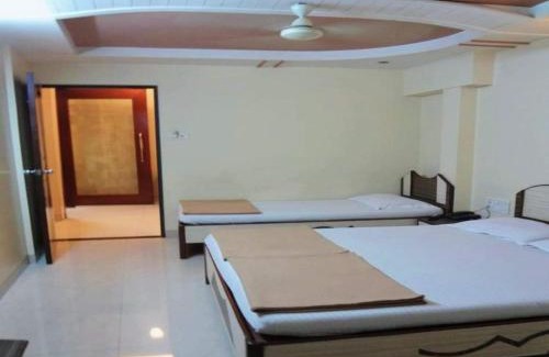 Wellington Pier Hotel | Hotel Broadway Colaba
