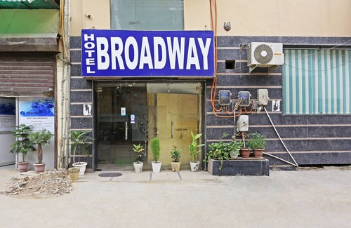 Old Delhi Hotel | Hotel Broadway