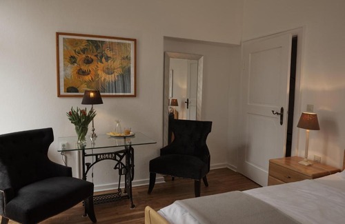 Bad Wilhelmshoehe House | Hotel Burgfeld