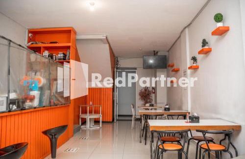 Cibaduyut Hotel | Hotel C18 at Cibaduyut Mitra RedDoorz