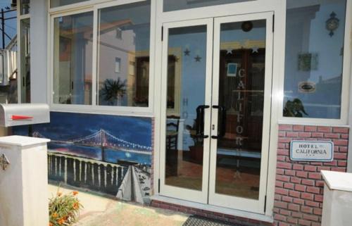 Carloforte Hotel | Hotel California