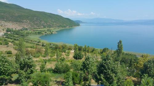 Udenisht Hotel | Hotel Camping Lin