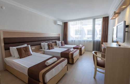 Marmaris City Center Bed & Breakfast | Hotel Caprea