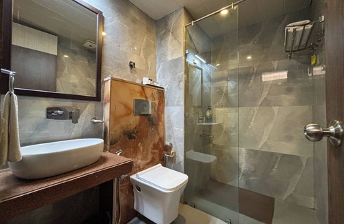 Mahipalpur Extension Hotel | Hotel Cardinal Express Oxmo Delhi Airport
