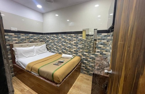 J B Nagar Hotel | Hotel Cargo inn