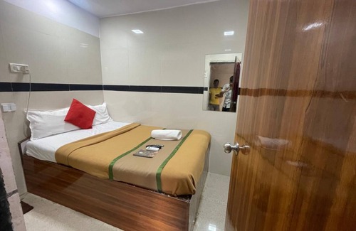 J B Nagar Hotel | Hotel Cargo inn