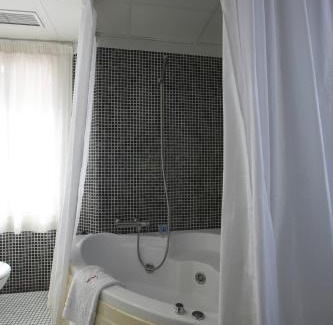 Central District Hotel | Hotel Carlos V