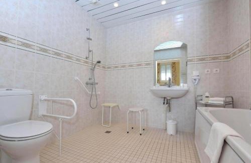Ay Hotel | Hotel Castel Jeanson