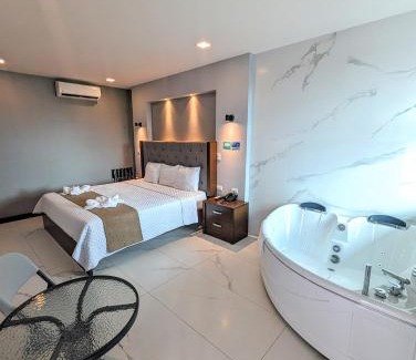 Barrio Las Playitas Hotel | Hotel Cayuga