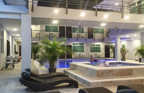 Barrio Las Playitas Hotel | Hotel Cayuga