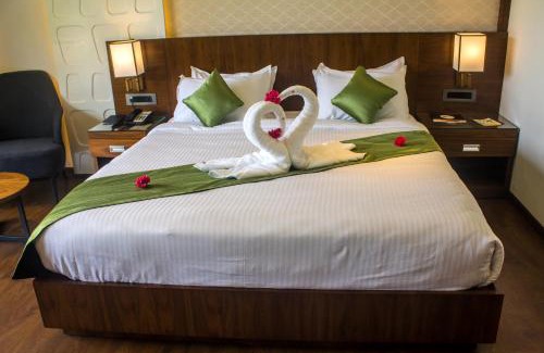 Nagampadam Hotel | Hotel Ceasar Palace Kottayam