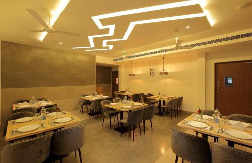 Cherthala Hotel | HOTEL CHALLIYIL CASTLE