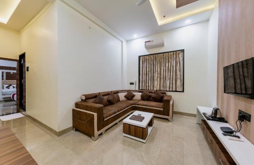 Dhule Hotel | Hotel Chandradeep Regency