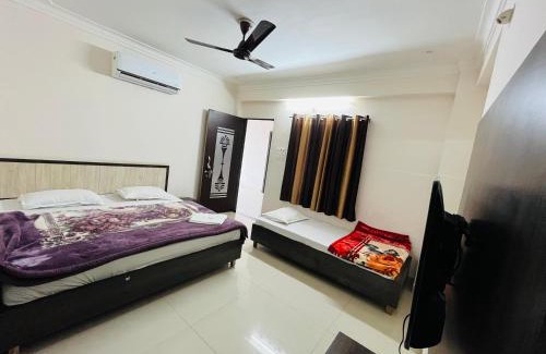 Nathdwara Hotel | Hotel Chandram - 450mtr I 10min walking from ShreeNath Ji temple Nathdwara 966o9o1oo6
