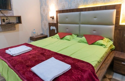 Varanasi Hotel | Hotel CM Palace