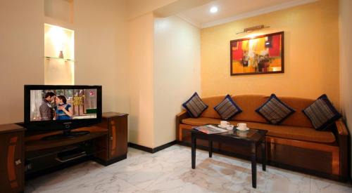 Vile Parle East Hotel | Hotel Columbus