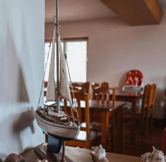 Corvo Island Hotel | Hotel Comodoro