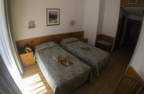 Chez Sapin Hotel | Hotel Comtes De Challant Albergo Etico Valle d'Aosta
