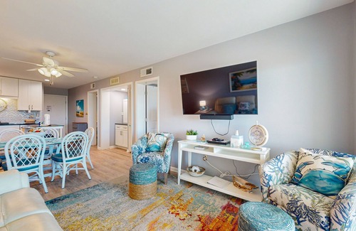 Fort Morgan Condo | Hotel condo features beach access, shared pool - near town