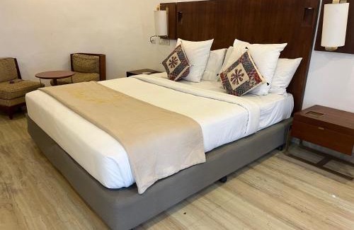 Vadanemelli Hotel | Hotel Coral Shade