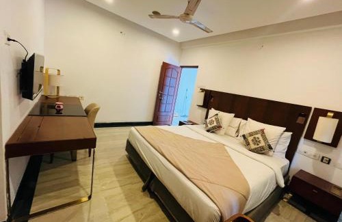 Vadanemelli Hotel | Hotel Coral Shade