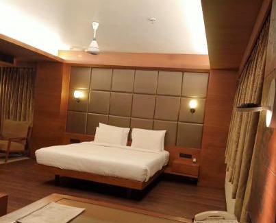 Navrangpura Hotel | Hotel Cosmopolitan