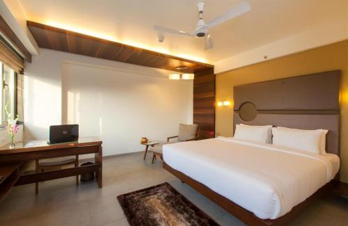 Navrangpura Hotel | Hotel Cosmopolitan