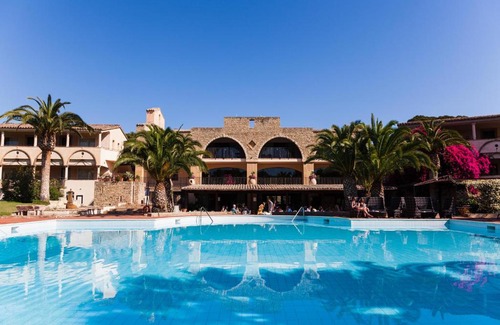 Santa Margherita di Pula Hotel | Hotel Costa dei Fiori