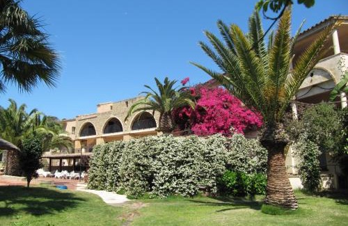 Santa Margherita di Pula Hotel | Hotel Costa dei Fiori